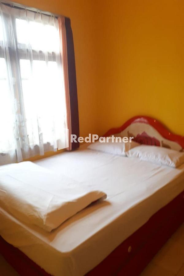 Bromo Indah Lestari Homestay RedPartner Pasuruan Bagian luar foto