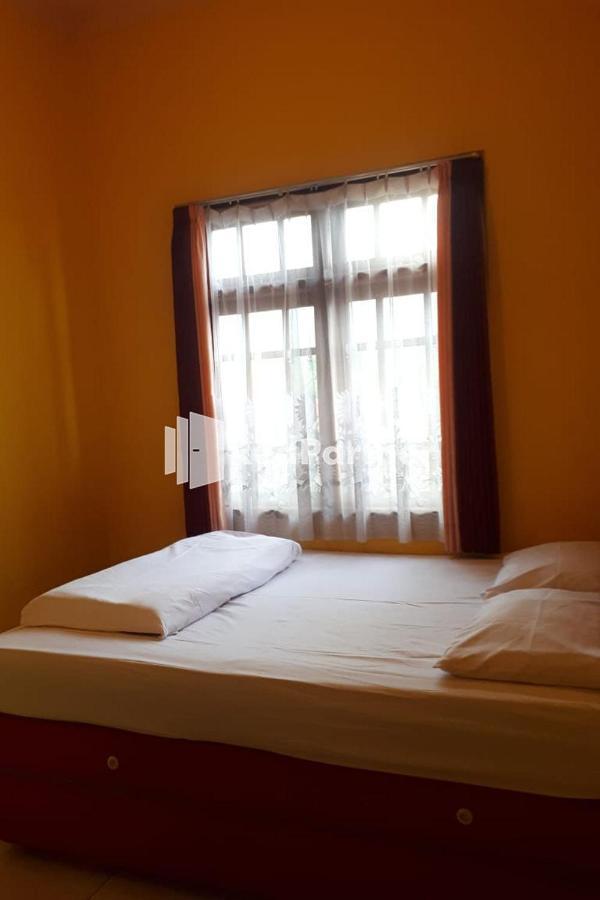 Bromo Indah Lestari Homestay RedPartner Pasuruan Bagian luar foto