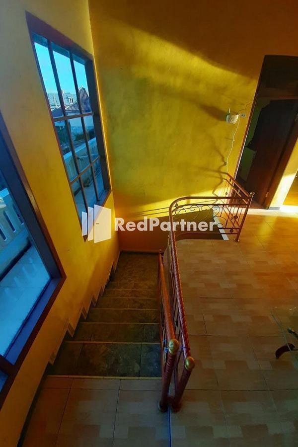 Bromo Indah Lestari Homestay RedPartner Pasuruan Bagian luar foto
