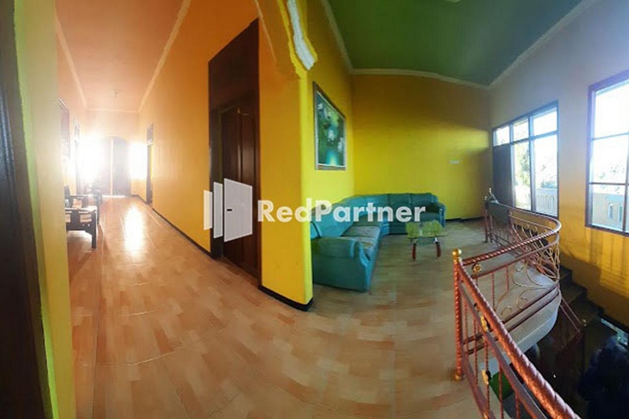 Bromo Indah Lestari Homestay RedPartner Pasuruan Bagian luar foto